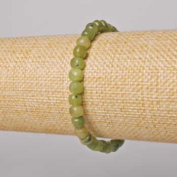 Jadeite Bracelet with Faceted Cube Beads, 5.5 mm Diameter, 18 cm Length (Stretch)