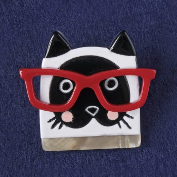 Brooch Kitty in red, white and black enamel, mother-of-pearl, silver-toned metal 36×40mm+