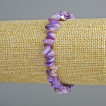 Bracelet of dyed purple mother-of-pearl chips, 7×2 mm, length 18 cm (stretch)