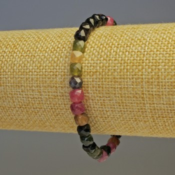 Faceted Tourmaline Cube Bracelet 6×5 mm, 5 mm, 18 cm stretch