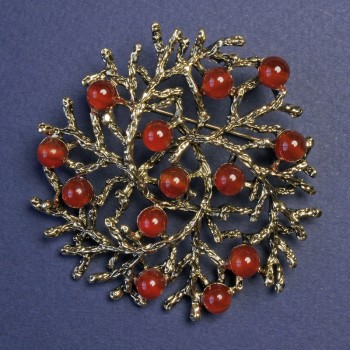 Brooch pendant 'Sprigs' with Carnelian, golden metal 60mm+
