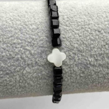 Bracelet with tourmaline faceted cubes, 4x4 mm diameter, +/- pearl inlay, length 18-23 cm +/- with extension chain