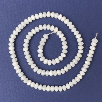 Natural mother-of-pearl rondelle beads 5x3 mm on thread, length about 39 cm+