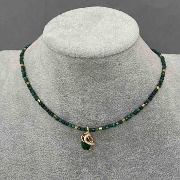 Malachite faceted cube choker, diameter 2 mm ±, with a gold-toned metal pendant, length 36–40 cm ± with a clasp