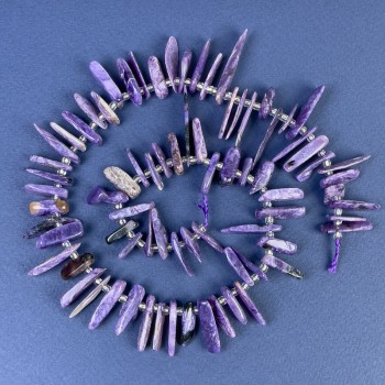 Charoite chip beads 15-19×2-6 mm +/- with seed beads on thread, length 40 cm+
