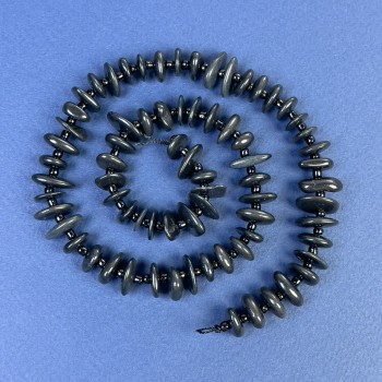 Agate chip beads 10x3 mm +/- with seed beads on thread, length 40 cm