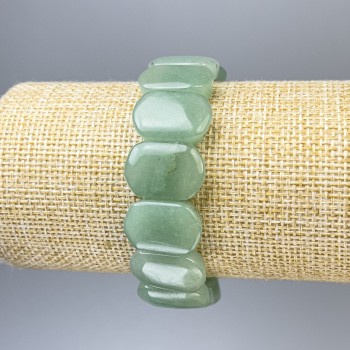 Jade bracelet with rounded links, diameter 19x13 mm, length 18 cm, stretch