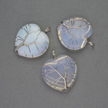 Pendant 'Heart' Moonstone in a silver wire-wrapped setting, diameter 30x30 mm ±, length 37 mm+