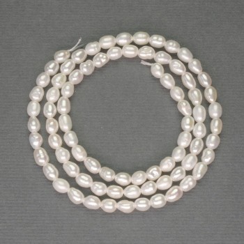 Freshwater white pearls on a thread, diameter 4–4.5×4 mm, length 37 cm