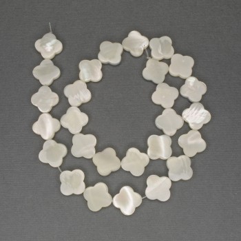 Mother-of-Pearl Clover Beads, 14 mm diameter, 38 cm length on beading thread