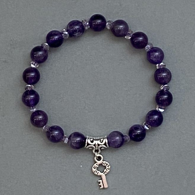 Amethyst Bracelet with Smooth Round Beads, 8 mm Diameter, Crystal Beads 4×2.5 mm, Length 18 cm, Stretch