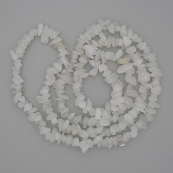 White quartz chip beads 5-12×3-5 mm on thread, length 78 cm+