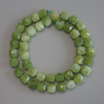 Beads of natural chrysoprase (olivine) - faceted cube, diameter 8.5×8.5 mm, length 37 cm ±