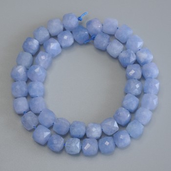 Aquamarine faceted cube beads, diameter 9×9 mm, length 38 cm on thread