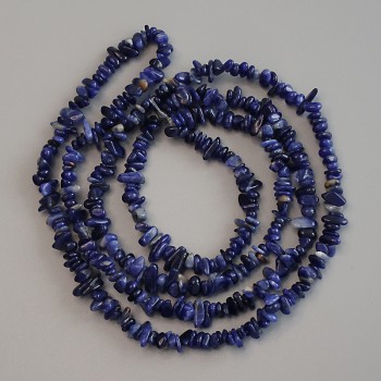 Sodalite Chip Beads, diameter 4–8×3 mm, length 80 cm on thread