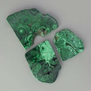 Malachite natural stone souvenir plate 80×40×10 mm (assorted sizes) (Price per 100 g)