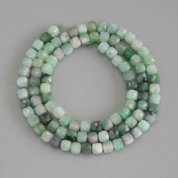 Emerald Beads, Faceted Cube, 4x4 mm diameter, on a thread, length 39 cm+