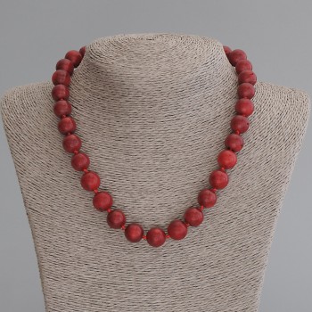 Coral necklace with smooth 12mm beads, length about 45 cm, with clasp