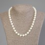 Mother-of-pearl Necklace with smooth beads, 9 mm diameter, 50 cm length with clasp