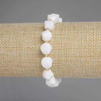 Bracelet with white quartz, faceted diamond-shaped beads, 10x9 mm diameter, 3 mm seed beads, length 18 cm