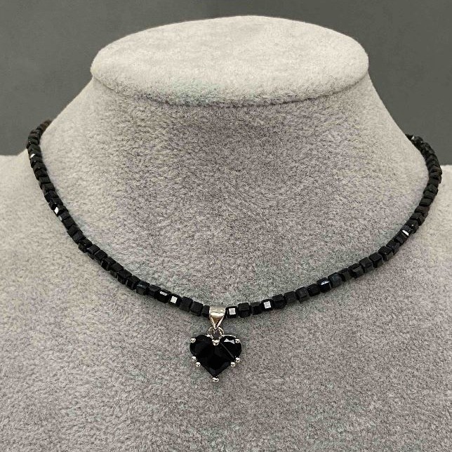 Choker with faceted tourmaline cube 3mm ±, heart-shaped pendant 12mm ±, length 36mm ±, extender chain +5 cm