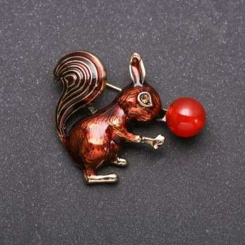 Brooch: Squirrel with Carnelian, enamel, brown and gold-tone metal, 35×40 mm