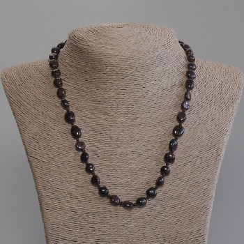 Garnet necklace with faceted beads, bead size 8–11×7–8 mm, 5 mm +/-, length 50 mm +/-, with clasp