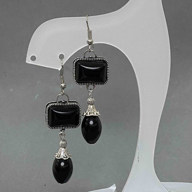 Agate Earrings in an Elegant Bezel Setting