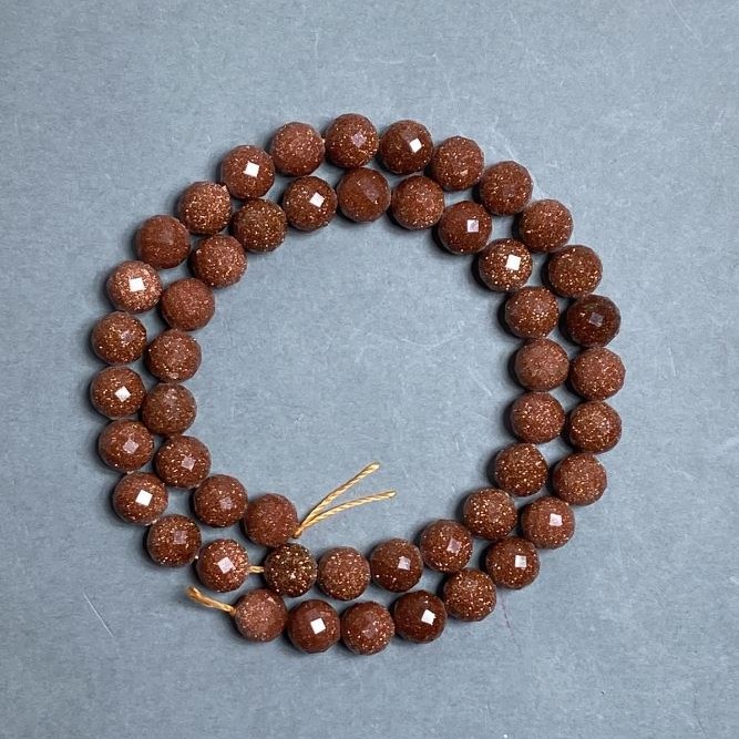 Aventurine Beads 'Golden Sand' - Faceted Bead, 8 mm diameter ±, on thread, length 38 cm+