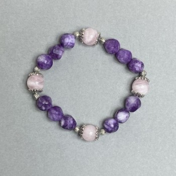 Bracelet with pink quartz beads 10mm ± and sugilite faceted rhombus beads 10x9mm ±, 18 cm stretch
