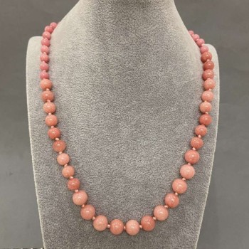 Tourmaline necklace with smooth beads gradually increasing in size, diameters 6-8-10 mm +/-, length 50 cm +/- with clasp