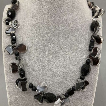 Necklace with Murano glass butterfly beads 20×12 mm ±, Agate (synthetic) faceted beads 11×7 mm ±, 16×11 mm ±, length 60 cm ±, with clasp