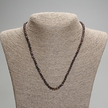 Garnet necklace with a faceted bead, 4 mm diameter, 45 cm length, with clasp