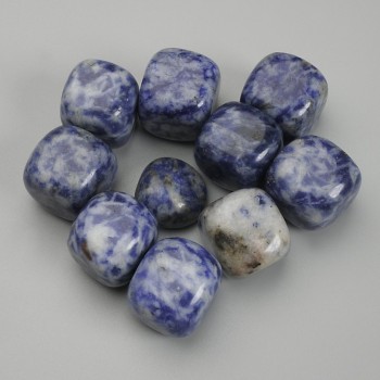 Natural sodalite tumbled nuggets without holes, 17–20×17–18 mm ± (per 100 g ±)