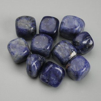 Natural sodalite – Faceted Nuggets, polished, without holes, 16-18×17-18 mm ± (per 100 g)