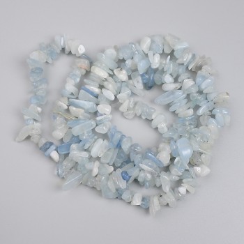 Aquamarine Chip Beads, 7–12×2–5 mm, length approx. 78 cm on thread