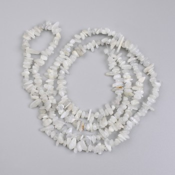 Adularia chip beads, diameter 4–10×2–4 mm, length 78 cm ±, on thread