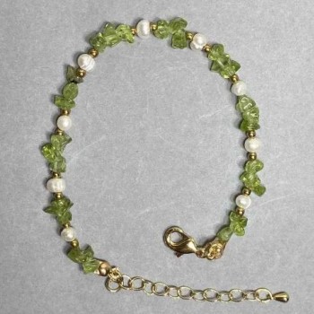 Bracelet with freshwater pearls 5×3.5 mm, chrysoprase chips 5×4 mm, hematite beads 2 mm, length 18 cm with a 5 cm extension chain