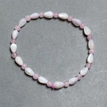 Bracelet with pink quartz beads (4–5 mm) and pearl drop (8×5 mm), 18 cm length, elastic
