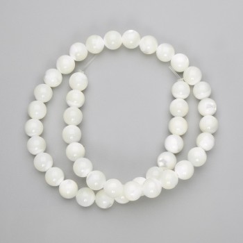 Mother-of-Pearl Beads, Smooth Round Balls, 9 mm Diameter, Approximately 39 cm on Thread