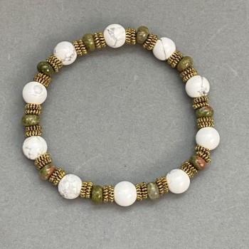 Stretch bracelet with 8mm chalcedony beads and 6x3mm heliotrope rondelles, length 18 cm