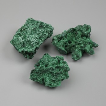 Сувенірний мінерал Малахіт з волокнисто-променевою структурою 50х42х44мм+- (асорті розмір) (Ціна за 100гр)