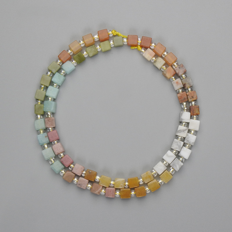Assorted Beads Kaholong Rhodonite Jasper Cube 4x4mm, Seed Beads 3mm, Length 38 cm on Thread