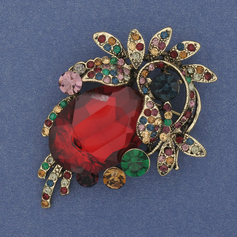 Accent Brooch Pendant Gold with Crystals