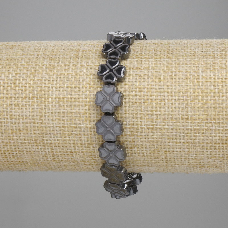 Hematite Clover Bracelet 10x10 mm ±, 18 cm length, stretch