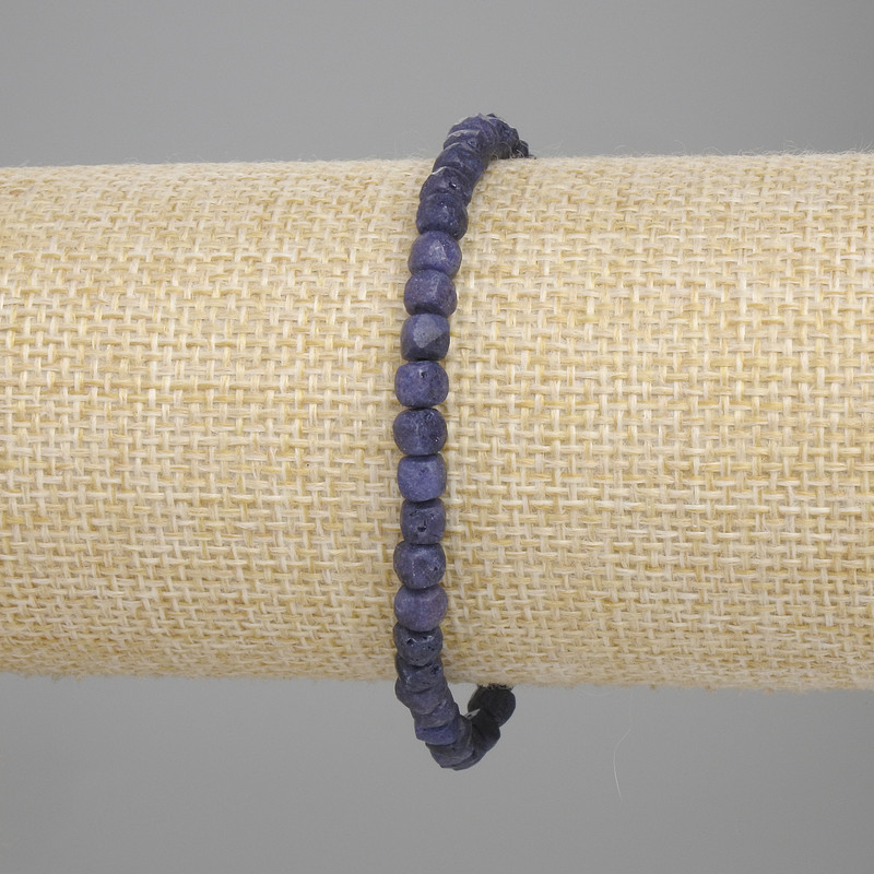 Bracelet with Faceted Sapphire Cubes, 4×4 mm, length 18 cm +/- stretch