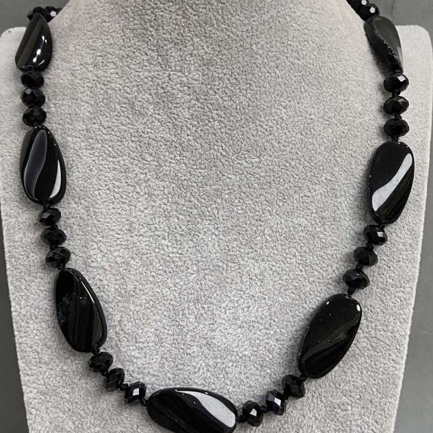 Long necklace 'Assorted Stones', length 120 cm+