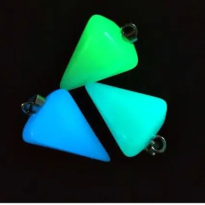Pendant 'Pendulum' with glowing green Onyx 14×22×30± mm