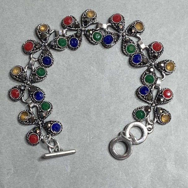 Bracelet with multicolored stones and rhinestones, silver-tone metal, length 20–23 cm, toggle clasp