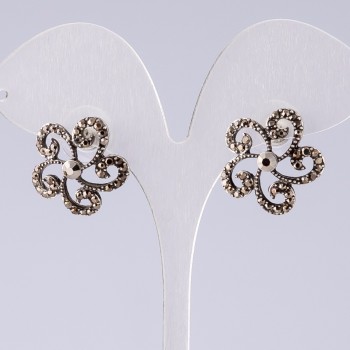 Earrings in 'Droplet Silver', 2 cm diameter